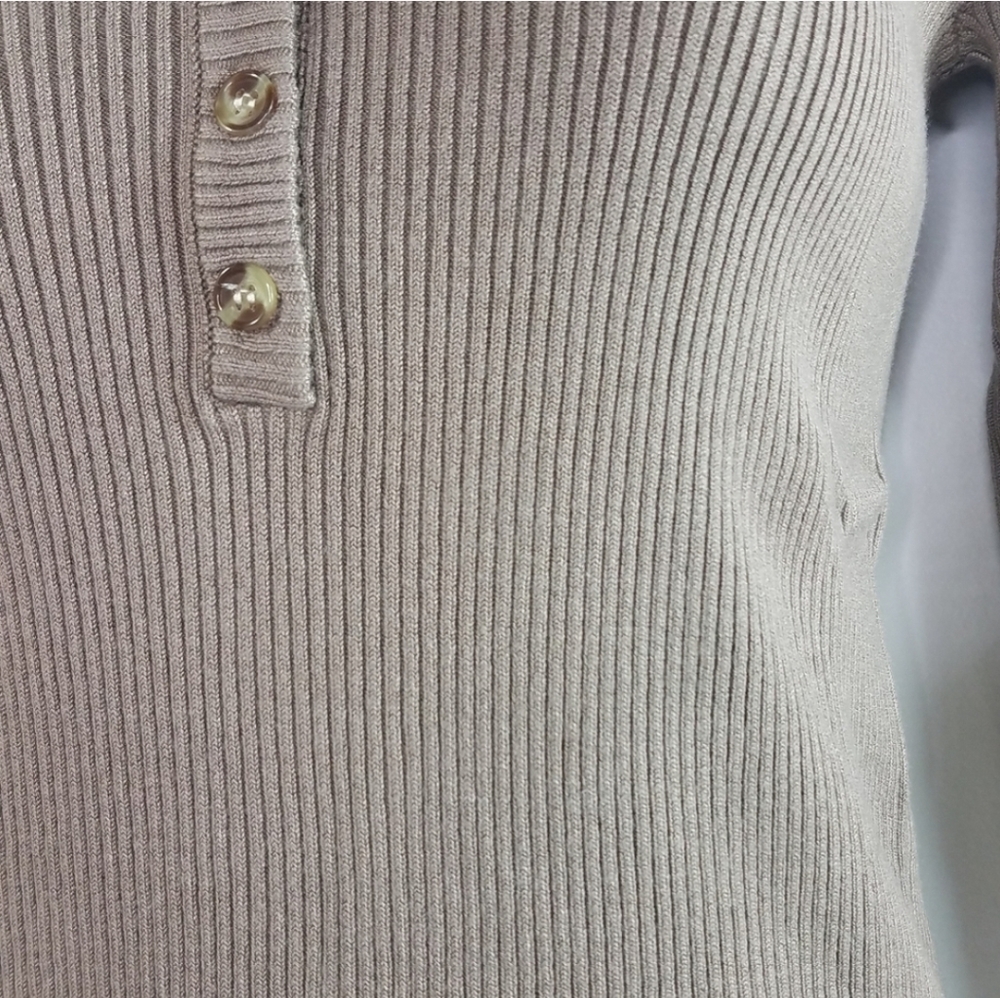 Mocha Long Sleeve Ribbed Knit V-Neck Henley Top - Picture 8 of 10